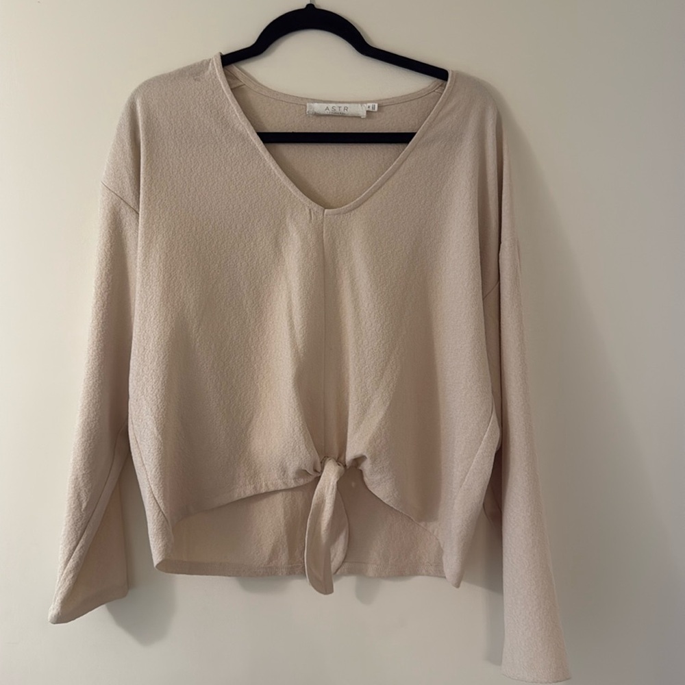 ASTR long sleeve cream blouse